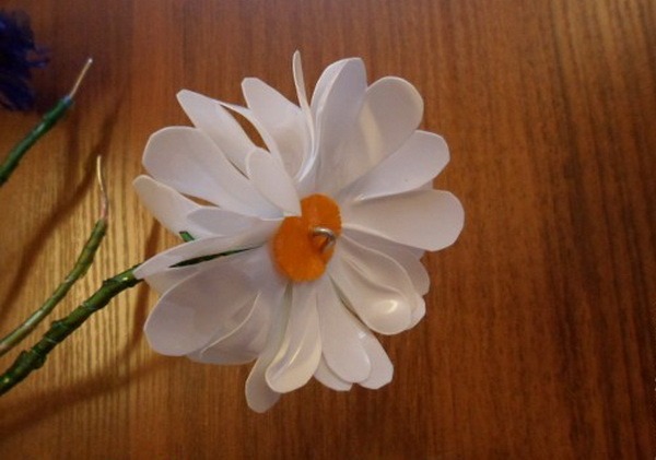 Vase d'expansion pour l'alimentation en eau: sélection, appareil, installation et raccordement