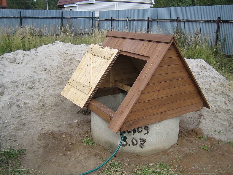 Comment faire une maison avec un toit pour un puits