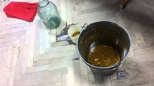 Pourquoi le plafond de la salle de bain fuit-il ?