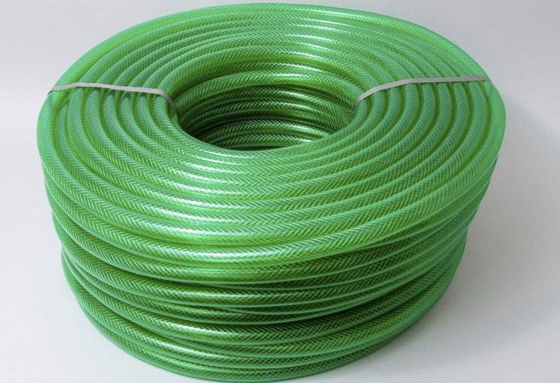 Quel tuyau d'irrigation est préférable de choisir: types populaires + ce qu'il faut rechercher lors du choix