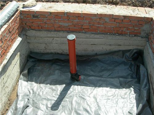 Égouts à faire soi-même pour un bain: schémas possibles et appareil indépendant