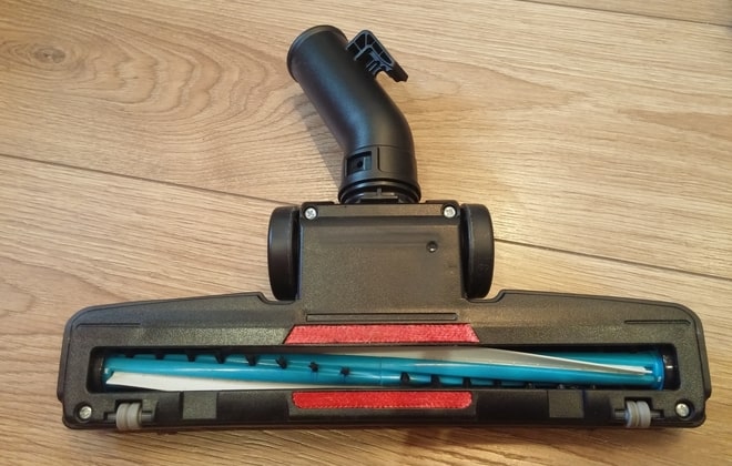 Test de l'aspirateur Samsung SC6573 : traction stable avec la technologie Twin Chamber System