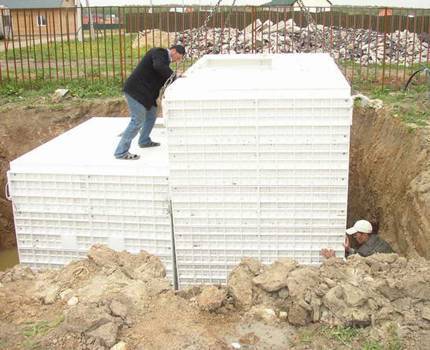 Fosse septique "Fast": un aperçu de la gamme de modèles, des critiques, des règles d'installation et de fonctionnement