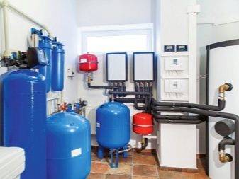 Accumulateur hydraulique: dispositif et principe de fonctionnement d'un réservoir hydraulique dans un système d'alimentation en eau