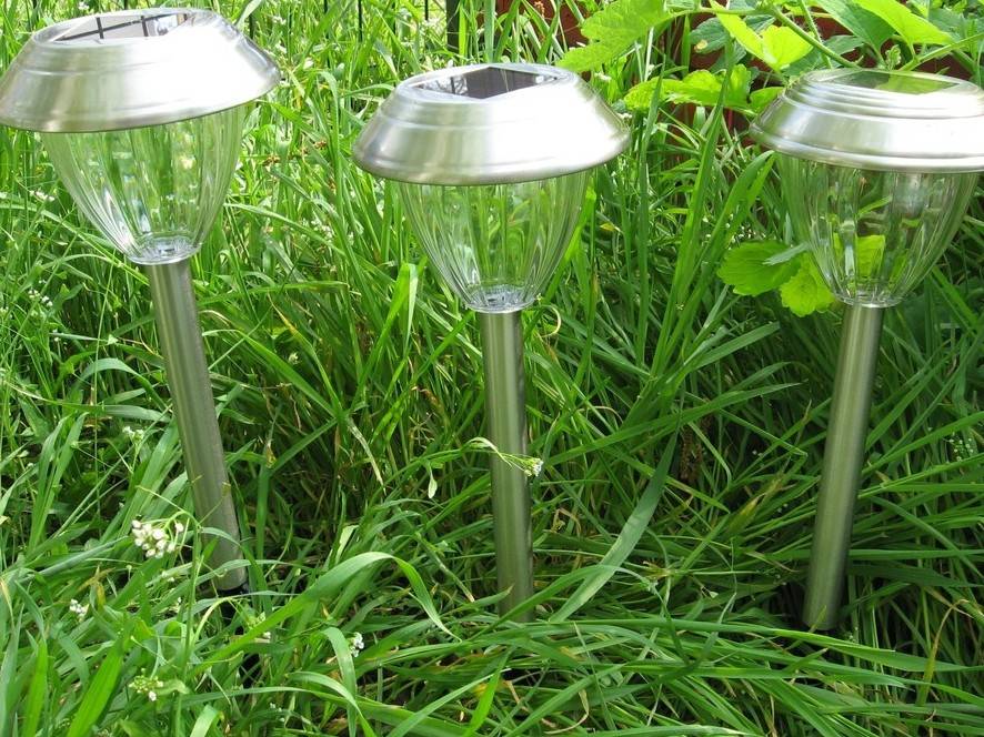 Lanternes pour le jardin : lampes solaires dans l'aménagement paysager