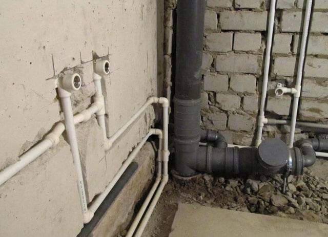 Quels tuyaux choisir pour l'approvisionnement en eau - analyse de 4 types principaux et de leurs caractéristiques