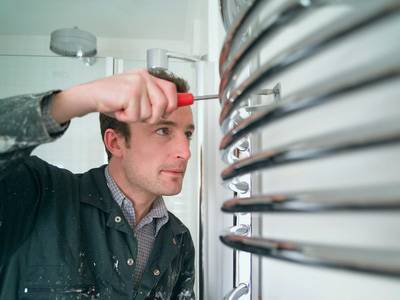 Raccordement d'un sèche-serviettes électrique : notice d'installation à faire soi-même