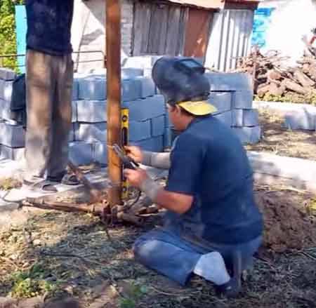 Apprendre à forer des puits à la main