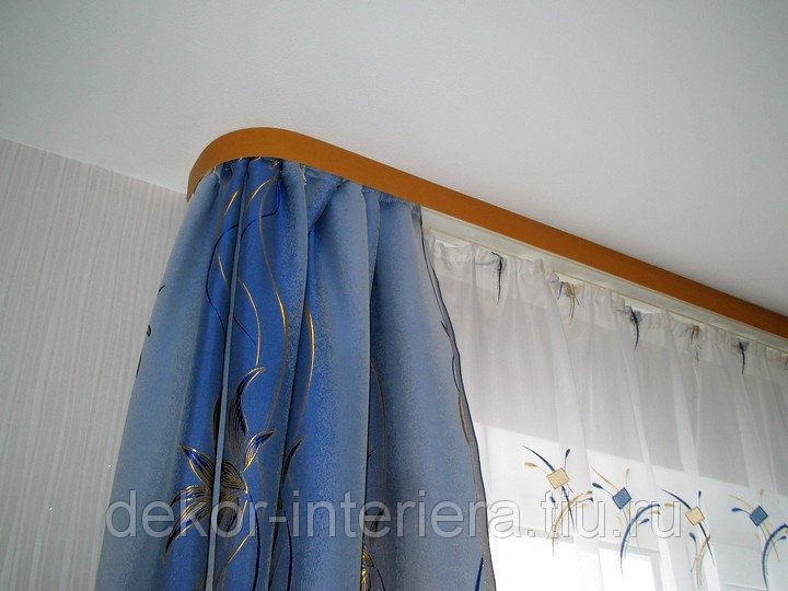 Comme c'est beau d'accrocher du tulle? 54 photos montrant comment accrocher une corniche au plafond, la conception correcte des fenêtres avec une draperie en tulle