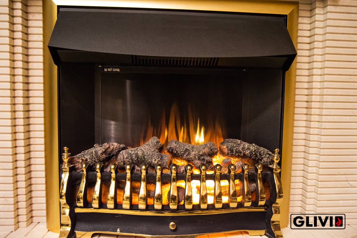 Foyers électriques à effet flamme vive (76 photos): foyers électriques sur circuit d'eau avec imitation de feu