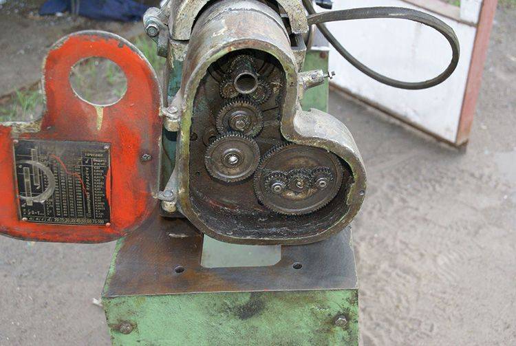 Machine de découpe pour le métal à faire soi-même: schéma et procédure d'assemblage de produits faits maison