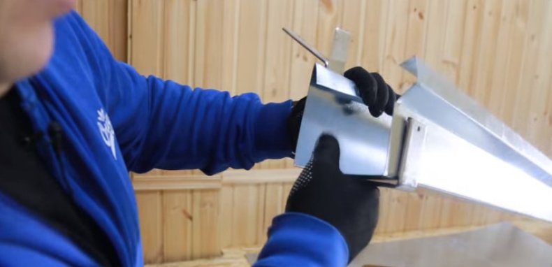 Drains de toit à faire soi-même: instructions pour l'autoproduction d'un système de drainage