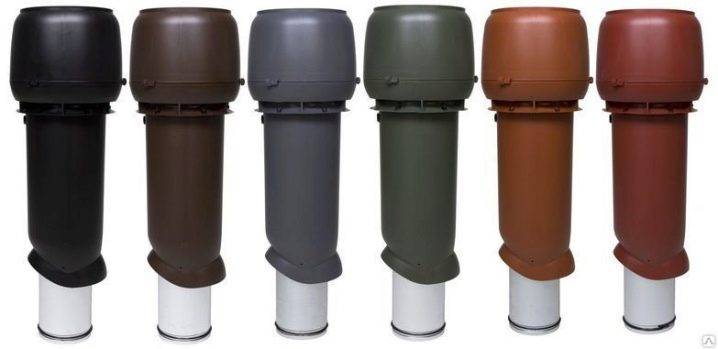 Tuyaux de ventilation sur le toit de la maison : aménager la sortie du tuyau d'échappement à travers le toit