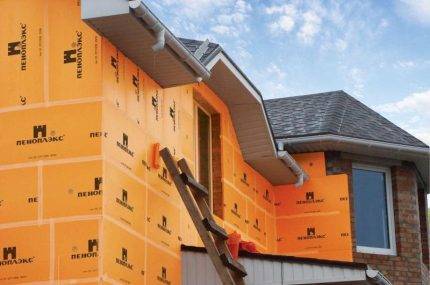 Mousse de polystyrène extrudée comme élément chauffant : le pour et le contre du matériau + conseils d'utilisation