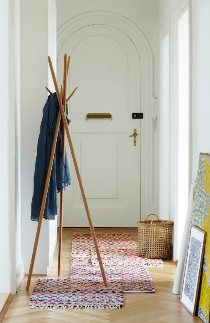 Comment améliorer les cintres dans le placard pour que certaines choses n'en tombent pas