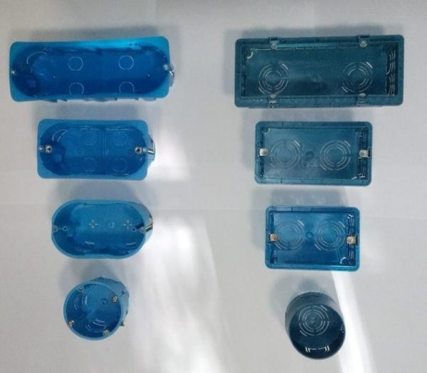 Comment connecter une prise double : installer une prise double dans une prise