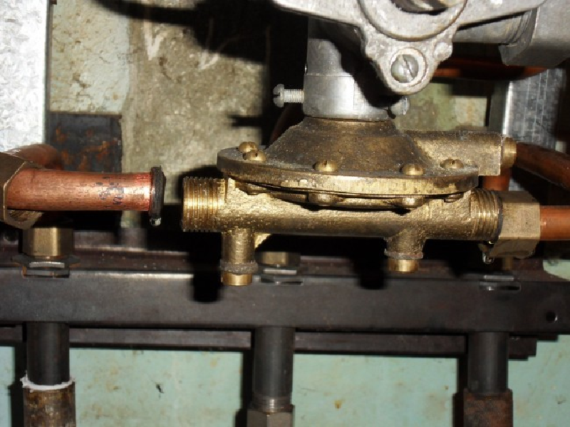 Comment remplacer la membrane dans la colonne de gaz "Neva"