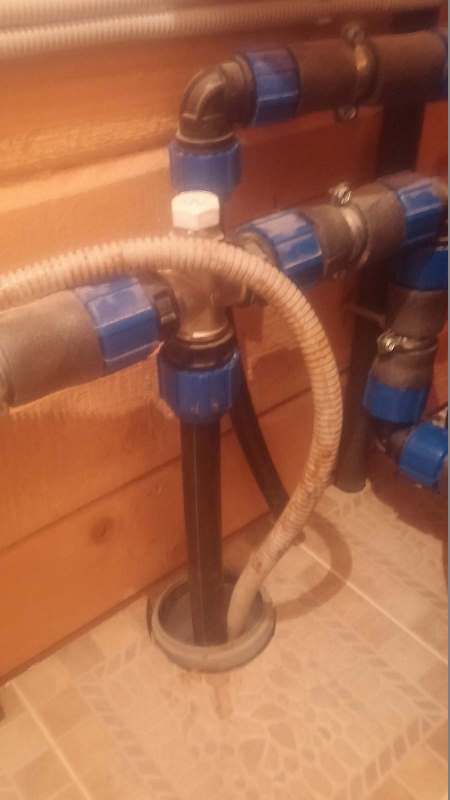 Comment installer correctement un adaptateur pour un puits de vos propres mains: la meilleure alternative à un caisson