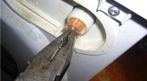 La machine à laver Zanussi ZWS185W ne puise pas d'eau: causes et dépannage