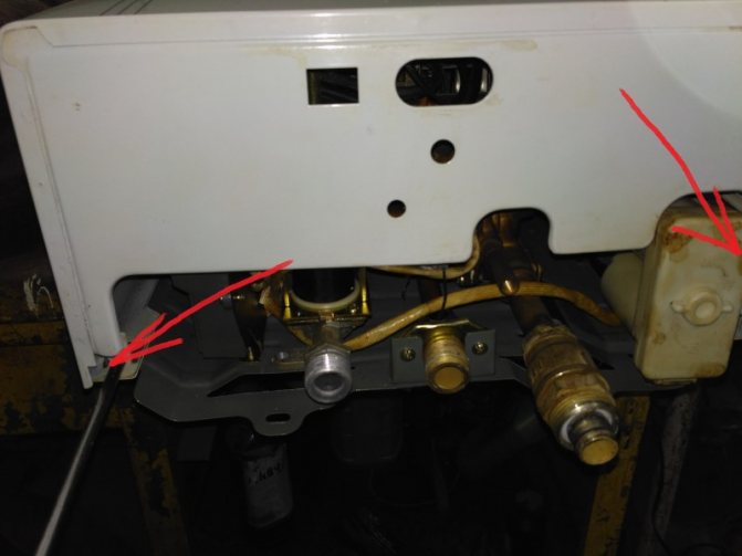 Le geyser ne s'allume pas - restauration du travail de la mèche d'un chauffe-eau semi-automatique au gaz domestique
