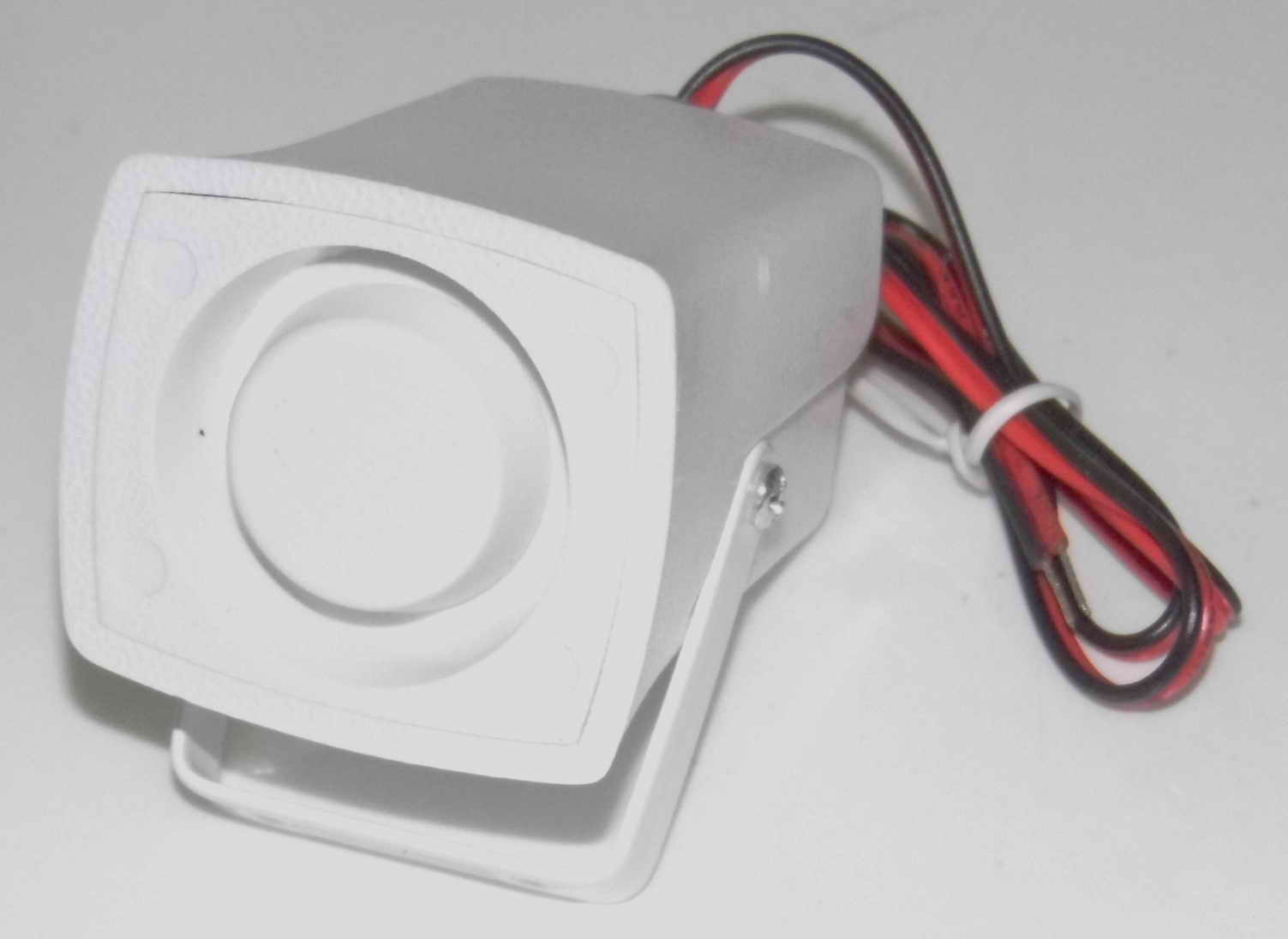 Sirène (hurleur) pour alarmer le chalet: caractéristiques de connexion