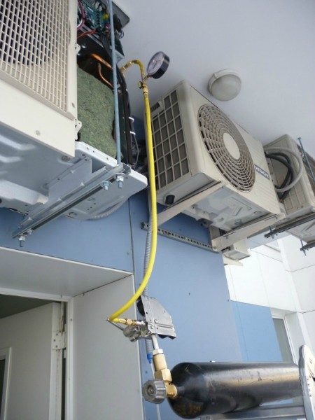 Organisation de l'évacuation des condensats du climatiseur à l'égout