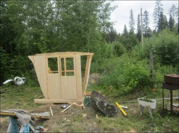 Schémas de construction de toilettes de campagne + projet de toilettes avec douche en dessins et photos