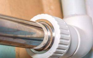 Façons de connecter des tuyaux en plastique au métal: une analyse des 2 meilleures méthodes