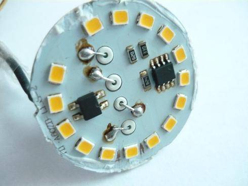 Le voyant clignote lorsque l'interrupteur est éteint : causes et remèdes