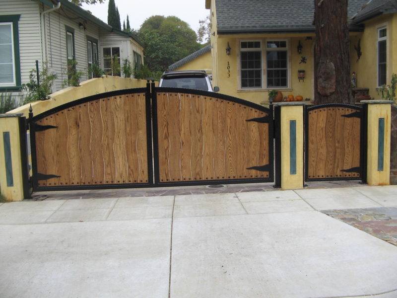 Portes avec porte pour une maison privée: variétés et conseils parmi lesquels choisir les clients