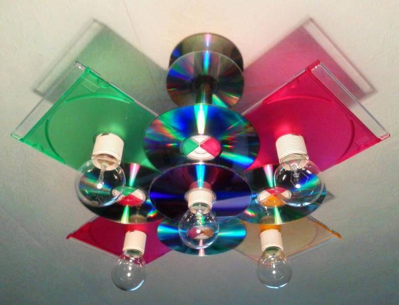 7 façons de fabriquer un lustre design à partir de choses toujours à portée de main