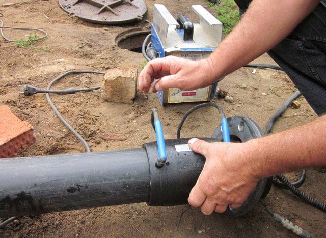 Souder des tuyaux pnd: un fer à souder, comment souder des tuyaux en polyéthylène de vos propres mains, des instructions sur la façon de souder des tuyaux en pe de vos propres mains