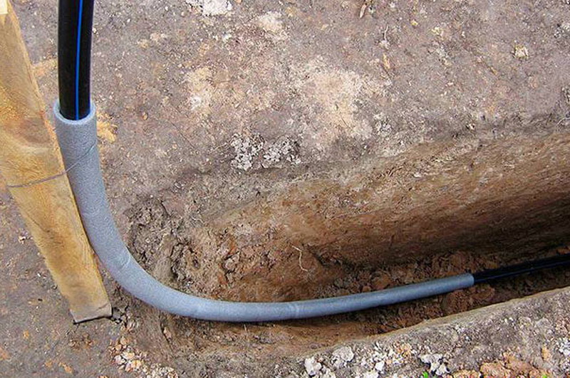 Nous choisissons un appareil de chauffage pour les tuyaux: lequel est le meilleur pour l'approvisionnement en eau et lequel est pour les égouts et le chauffage