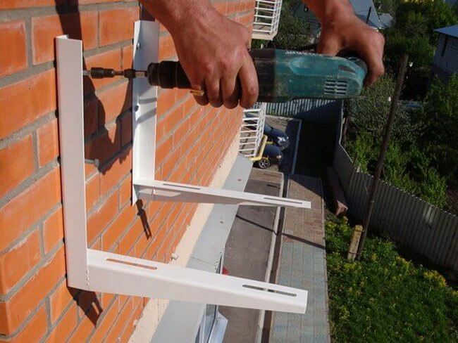 Comment installer un climatiseur sur une loggia et un balcon vitré: instructions et précieux conseils