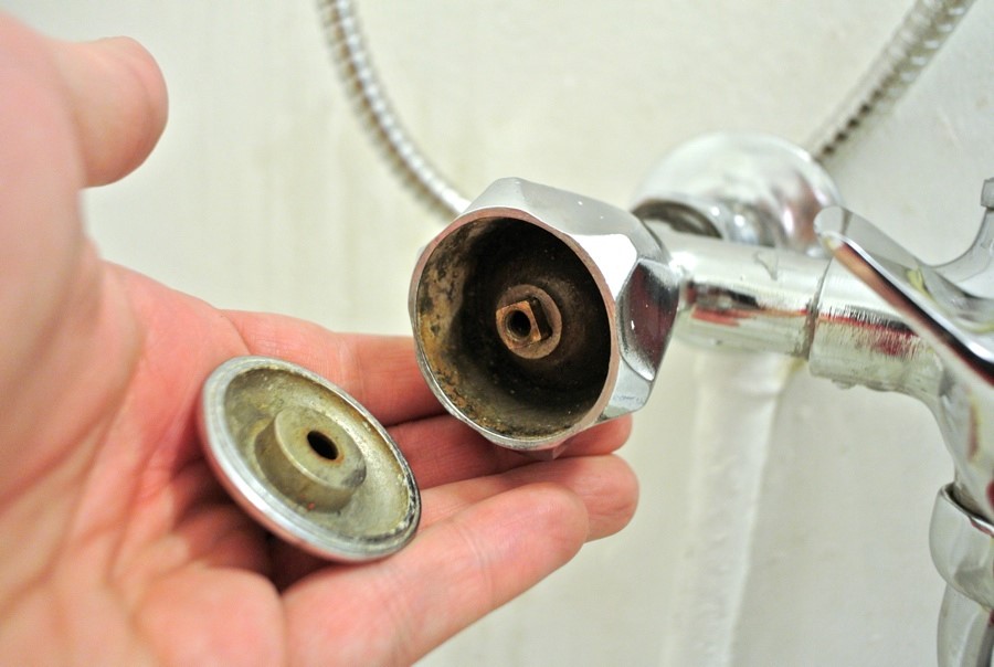 Comment changer le joint du robinet de la cuisine de vos propres mains