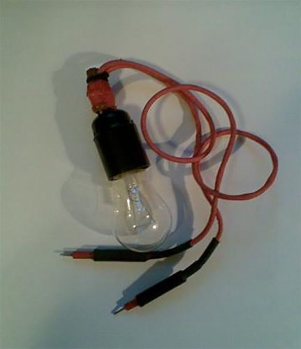 Comment vérifier la mise à la terre dans une prise : façons de vérifier avec des instruments