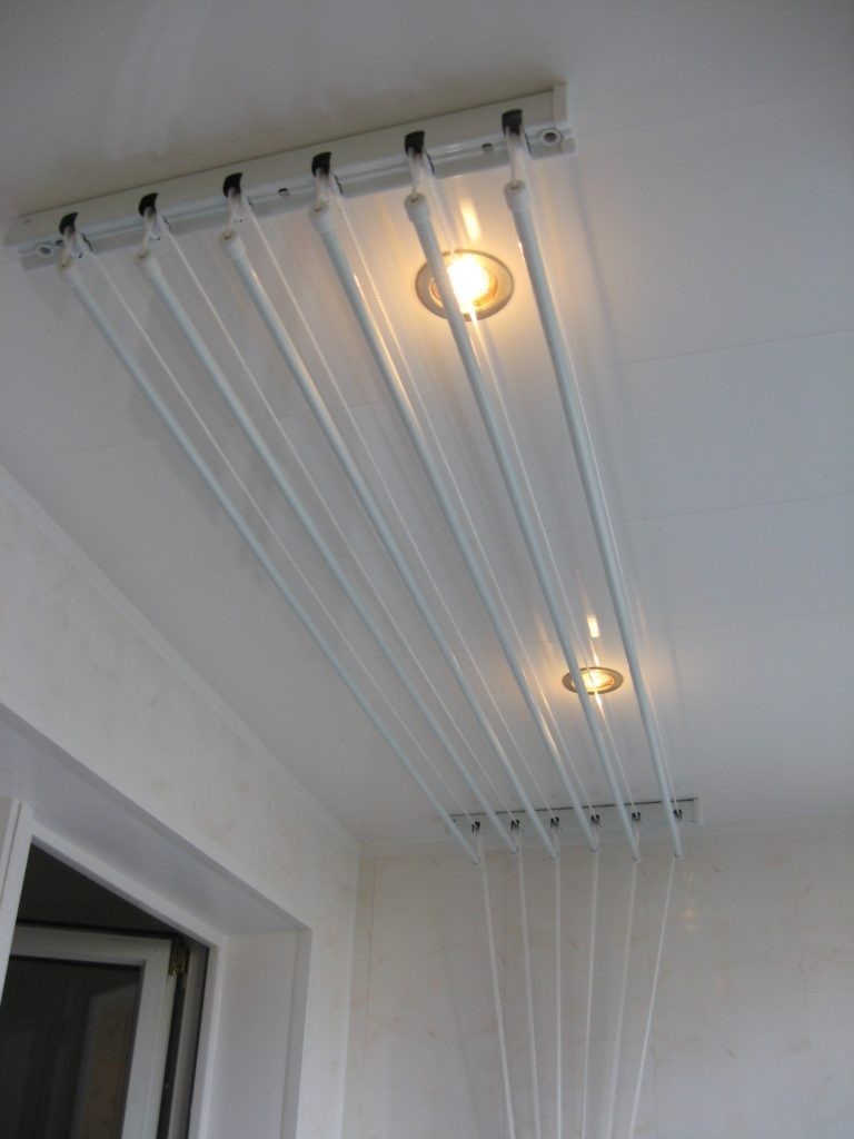 Sèche-linge au plafond sur le balcon : cinq modèles populaires + conseils pour choisir et installer