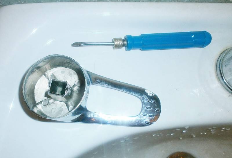 Réparation de robinet à levier unique à faire soi-même: instructions étape par étape