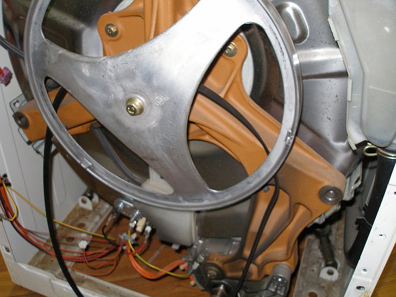 Tambour de machine à laver qui ne tourne pas : 7 raisons possibles + recommandations de réparation