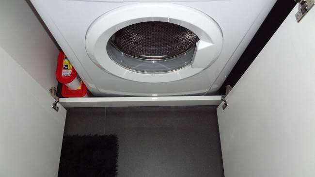 Évier au-dessus de la machine à laver: caractéristiques de conception + nuances d'installation