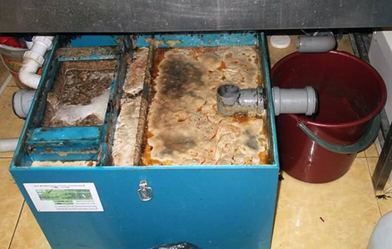 Comment nettoyer la hotte et son filtre de la graisse et de la saleté en 15 minutes