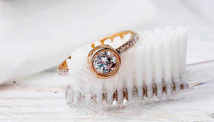 5 meilleurs nettoyants pour bijoux en or