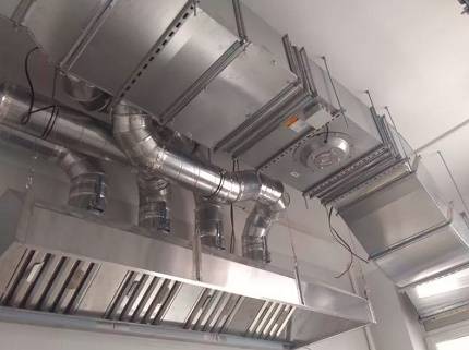 Installation de conduits de ventilation en plastique: guide pour la construction d'un système de tuyaux en polymère