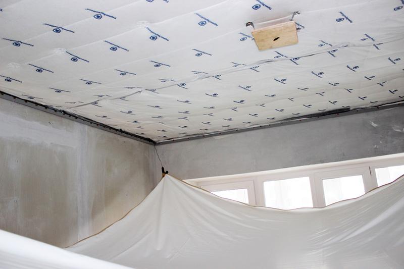 Insonoriser le plafond d'un appartement sous plafond tendu: comment faire de l'insonorisation