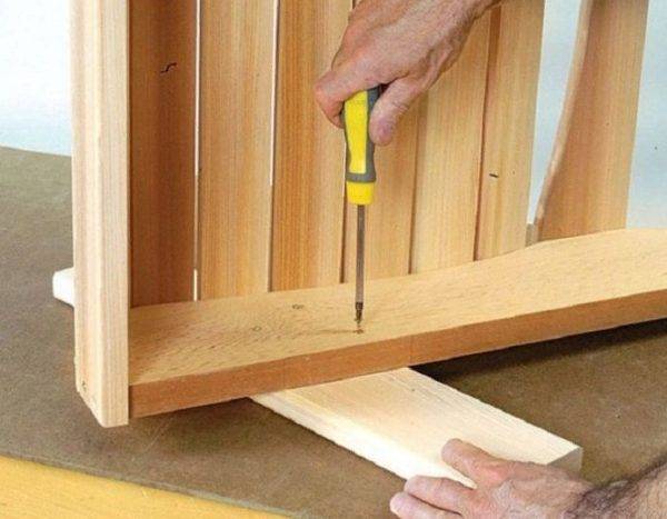 Chaise à bascule en bois à faire soi-même: idées de photos, dessins + instructions étape par étape