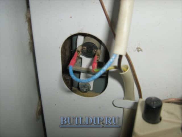 Que faire si la machine à laver bat le courant, raisons