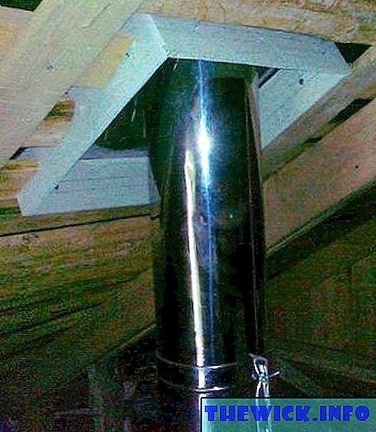 Le passage du tuyau à travers le plafond dans le bain 3 types de cheminées