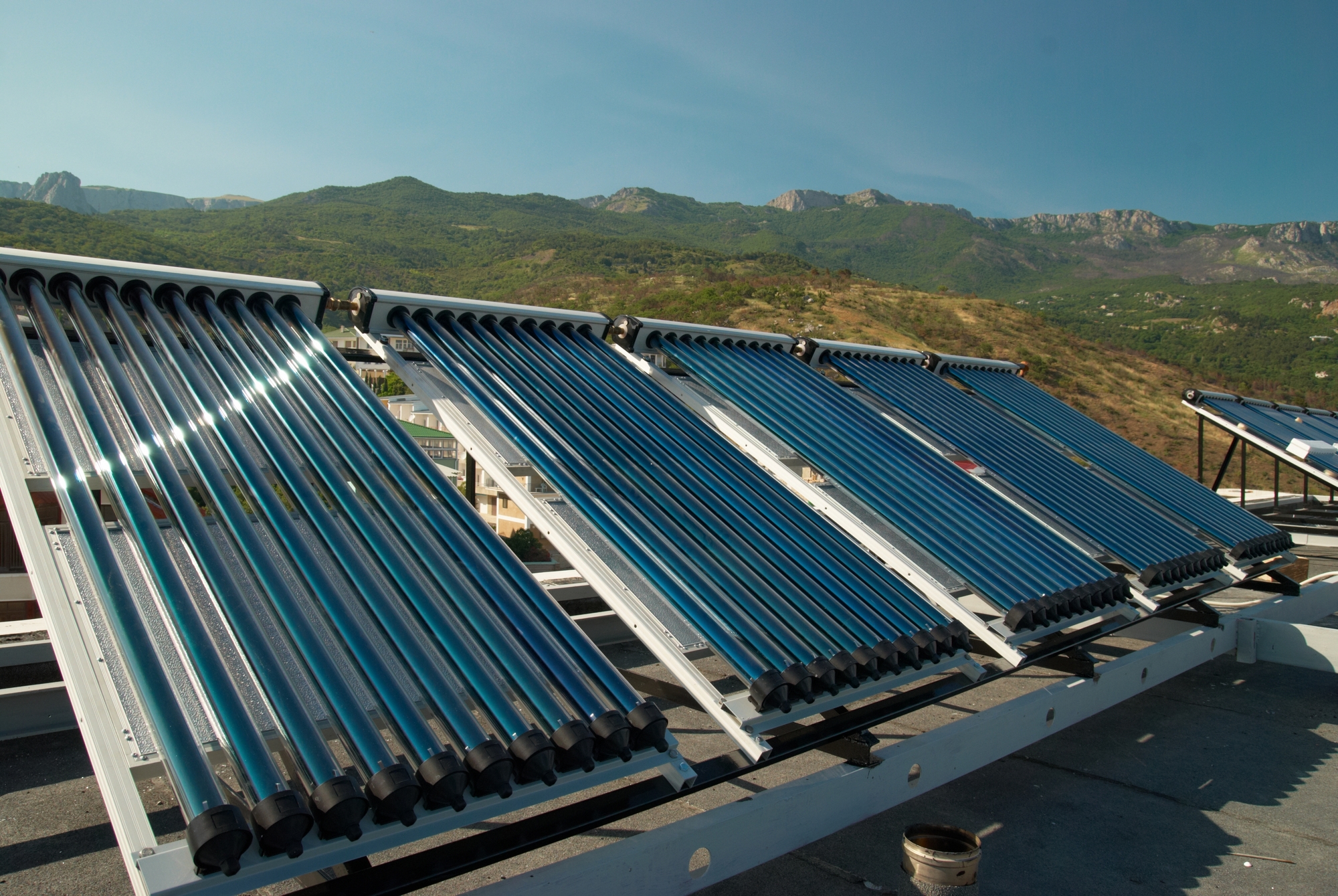 Tubes à vide pour capteur solaire : types, efficacité et conception