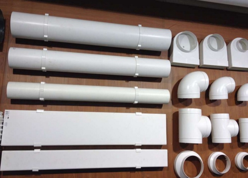 Conduit d'air pour évacuation dans la cuisine: comment installer de vos propres mains des sorties de cuisine à partir d'un tuyau en plastique