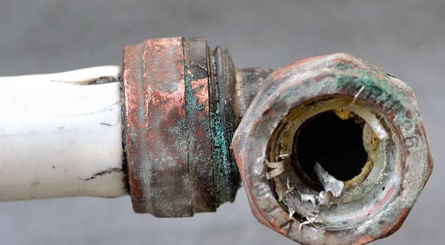 Tuyaux en métal-plastique ou en polypropylène : quel est le meilleur, différences entre les tuyaux en plastique, ruptures possibles, différences entre les matériaux